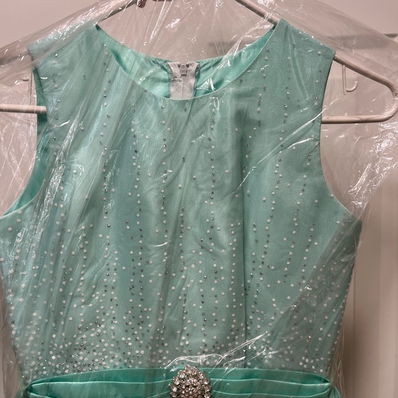 Children’s Formal Dress - Picture 5 of 7